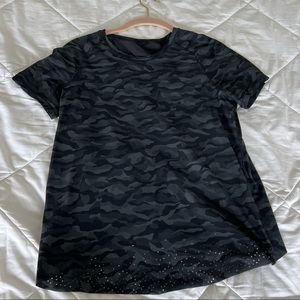 NWOT lululemon quick pace short sleeve - SQCM - size 4